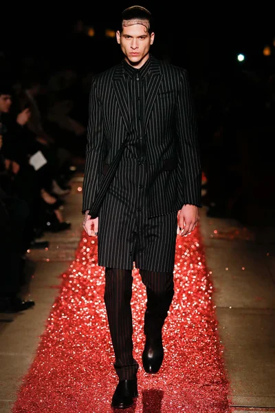 Look 8